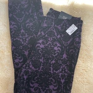 Roz & Ali legging pants.